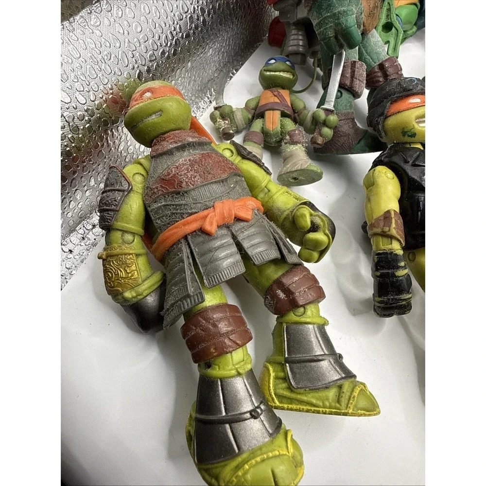 LOT 20‎ TEENAGE MUTANT NINJA TURTLES ACTION FIGURES